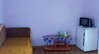 Гостиница Guest House Maria Коктебель Четырехместный номер с террасой-3